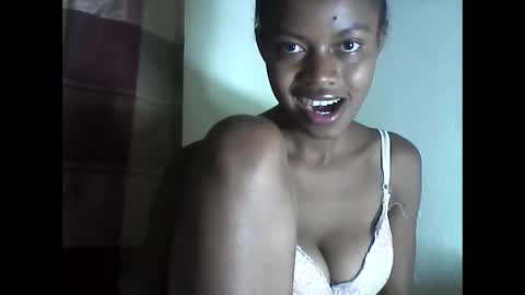 Snapshot of anicha_69 chatting on May 27, 11:35 pm anicha_69 online show from May 27, 11:35 pm