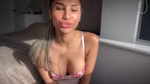 anisha online show from February 17, 10:56 am