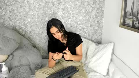 Snapshot of anika_h chatting on May 2, 1:05 pm anika_h online show from May 2, 1:05 pm