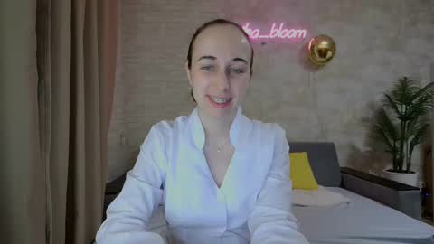 anikabloom online show from February 17, 11:09 pm