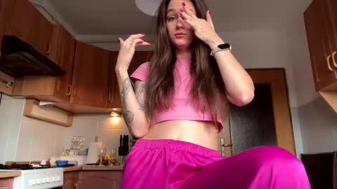 Alice online show from January 1, 10:00 am