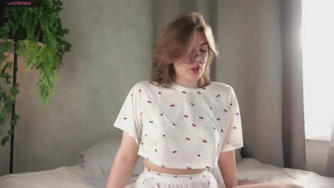 AnishaVivo online show from April 4, 10:02 am