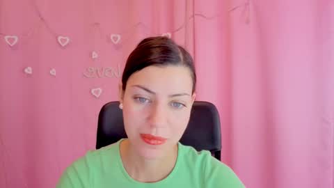 Snapshot of aniskyy chatting on February 18, 5:47 am Anni online show from February 18, 5:47 am