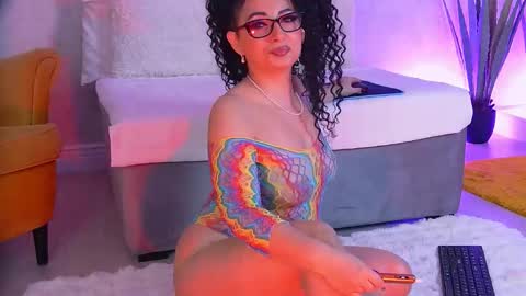 anissia teaser online show from November 4, 5:06 am