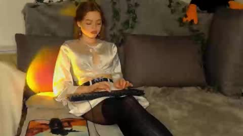 Snapshot of anita__grey chatting on December 18, 5:31 pm anita__grey online show from December 18, 5:31 pm