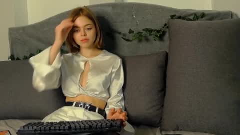 Snapshot of anita__grey chatting on December 19, 8:34 pm anita__grey online show from December 19, 8:34 pm