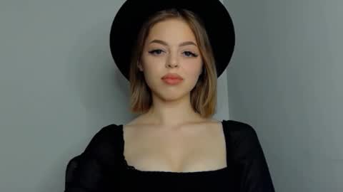 Snapshot of anita__grey chatting on January 9, 6:57 pm anita__grey online show from January 9, 6:57 pm