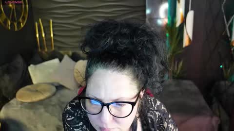 Anita online show from November 9, 9:13 pm