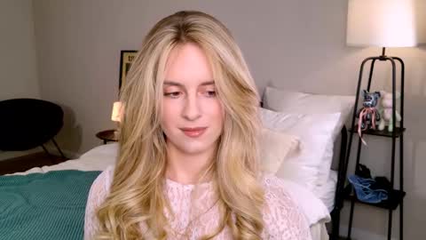 Anita online show from October 10, 2:27 pm