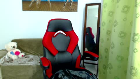 Snapshot of anitazarova chatting on December 29, 5:33 pm Anita Zarova online show from December 29, 5:33 pm