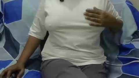 Snapshot of anjali_dogra786 chatting on October 1, 6:47 pm anjali_dogra786 online show from October 1, 6:47 pm