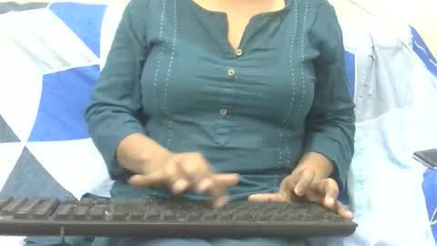 Snapshot of anjali_dogra786 chatting on October 2, 8:10 am anjali_dogra786 online show from October 2, 8:10 am