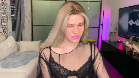 anjalin_sososok online show from April 3, 4:32 am