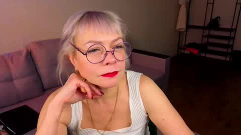 ann_annise online show from February 21, 9:10 am