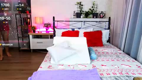 Snapshot of anna127moon chatting on February 1, 4:11 am Anna online show from February 1, 4:11 am