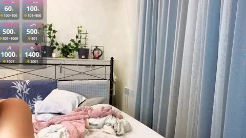 Snapshot of anna127moon chatting on February 18, 11:50 am Anna online show from February 18, 11:50 am