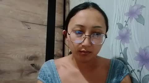 Snapshot of anna_carameldream chatting on August 8, 9:28 pm anna_carameldream online show from August 8, 9:28 pm