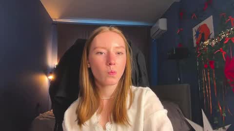 Anna online show from April 16, 2:51 pm