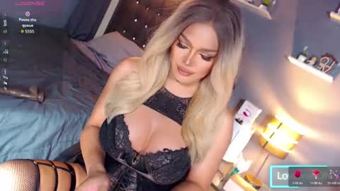 Snapshot of anna_mclaine chatting on April 21, 11:18 pm Miss Anna online show from April 21, 11:18 pm