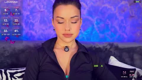 AnnaConda online show from December 19, 10:33 am