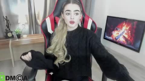 Anna online show from December 12, 6:10 pm