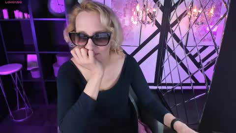 Snapshot of anna_noir chatting on May 28, 5:38 am Anna online show from May 28, 5:38 am