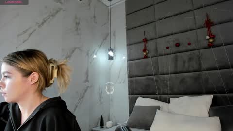 Anna online show from January 7, 1:06 am