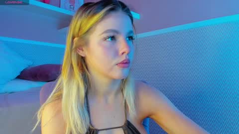 Anna online show from February 7, 1:25 am