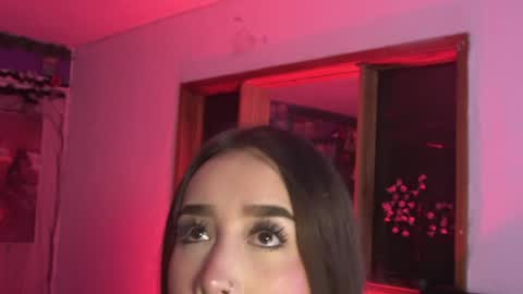 Snapshot of annaa__ chatting on April 5, 1:14 am annaa__ online show from April 5, 1:14 am