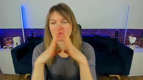 Annabel online show from February 12, 6:36 pm