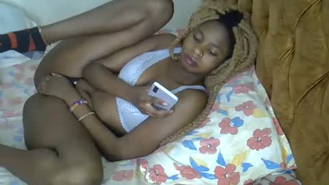 Snapshot of annabellapretty chatting on October 9, 11:19 am annabellapretty online show from October 9, 11:19 am