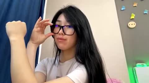 Snapshot of annabellegallego chatting on October 16, 10:49 am Aya online show from October 16, 10:49 am