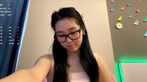 Snapshot of annabellegallego chatting on October 20, 10:05 am Aya online show from October 20, 10:05 am