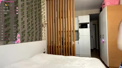 Snapshot of annabellegallego chatting on December 23, 8:01 am Aya online show from December 23, 8:01 am