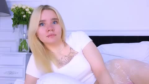 AnnaBelle online show from October 5, 2:21 am