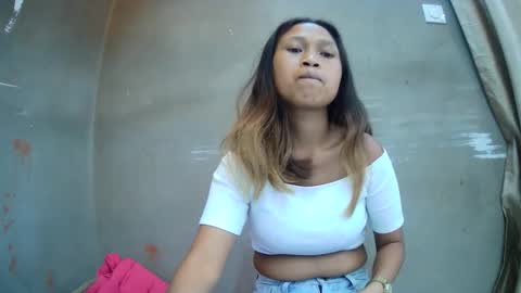 Snapshot of annah_maru chatting on March 27, 8:20 am Annah maru online show from March 27, 8:20 am