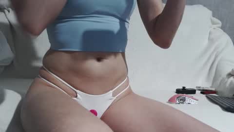 Snapshot of annahotcrazy chatting on December 17, 12:44 pm annahotcrazy online show from December 17, 12:44 pm