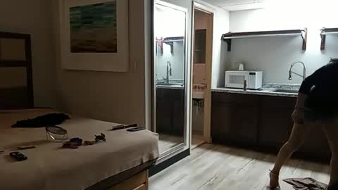 Anna Lee Cross online show from March 14, 1:27 pm