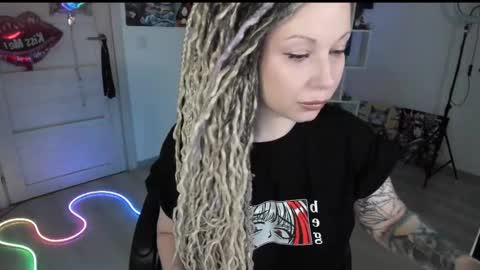 Anna online show from April 5, 8:06 pm