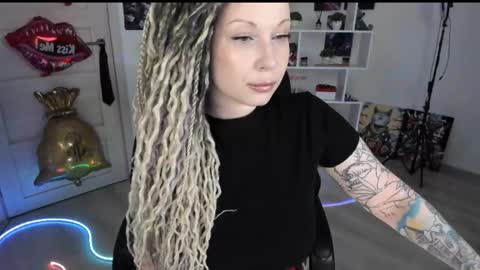 Snapshot of annanebula chatting on May 1, 6:45 pm Anna online show from May 1, 6:45 pm