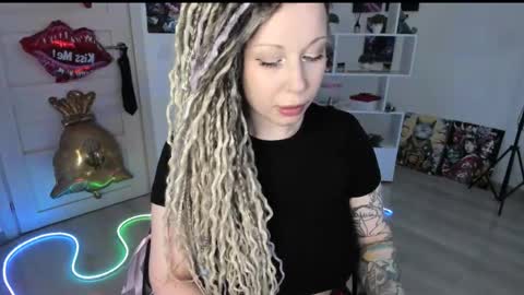 Snapshot of annanebula chatting on May 20, 10:32 am Anna online show from May 20, 10:32 am
