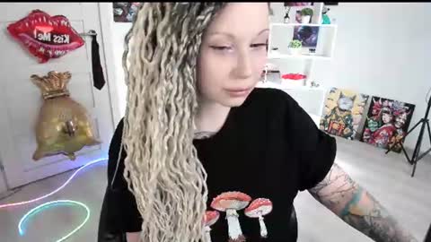 Snapshot of annanebula chatting on June 18, 3:49 pm Anna online show from June 18, 3:49 pm