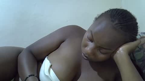 Snapshot of anne_marriee chatting on February 18, 8:05 pm Anne marrie online show from February 18, 8:05 pm