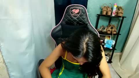 annebisyosa_angela online show from March 4, 12:11 pm