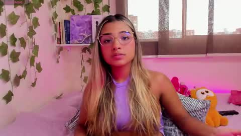 Anne online show from February 19, 9:58 pm