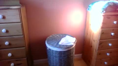 annecharlie online show from October 4, 7:06 am