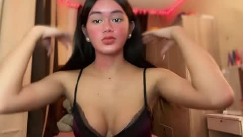 Snapshot of annedee_ chatting on December 8, 2:30 pm Kim online show from December 8, 2:30 pm