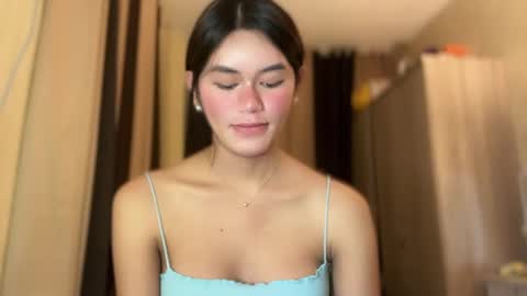 Snapshot of annedee_ chatting on December 21, 7:49 pm Kim online show from December 21, 7:49 pm