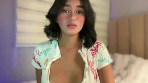 Snapshot of annedee_ chatting on October 7, 4:37 pm Kim online show from October 7, 4:37 pm