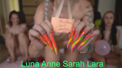 Annemanifique  Anne   Lara Kelly  online show from December 31, 2:14 pm